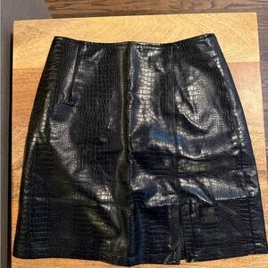 SMOKE Black Croc-Embossed Skirt - Small